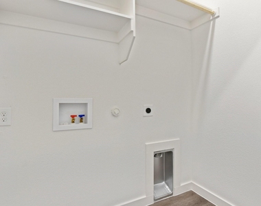720 W Texas Street - Photo Thumbnail 18