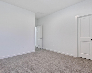 720 W Texas Street - Photo Thumbnail 11