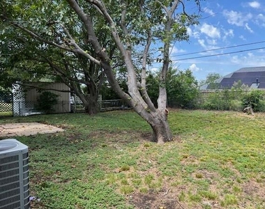 806 Phillips Drive - Photo Thumbnail 26