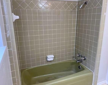 806 Phillips Drive - Photo Thumbnail 14