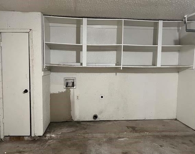 806 Phillips Drive - Photo Thumbnail 8