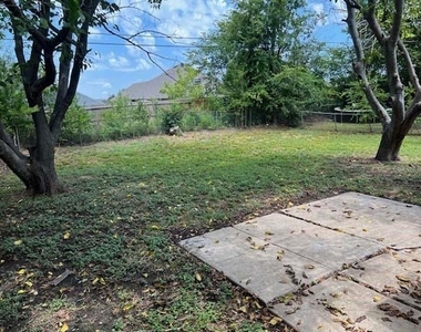 806 Phillips Drive - Photo Thumbnail 25