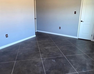 233 Peach Blossom Drive - Photo Thumbnail 5