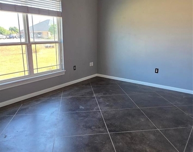 233 Peach Blossom Drive - Photo Thumbnail 7