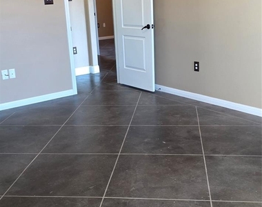 233 Peach Blossom Drive - Photo Thumbnail 12