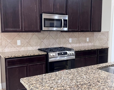 3820 Riversdale - Photo Thumbnail 11