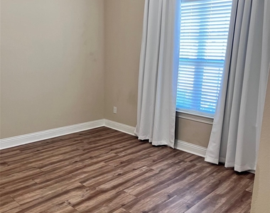 3820 Riversdale - Photo Thumbnail 14