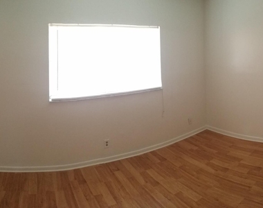 5333 Nw 27th Street - Photo Thumbnail 10