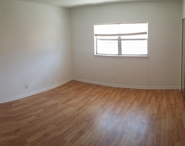 5333 Nw 27th Street - Photo Thumbnail 8