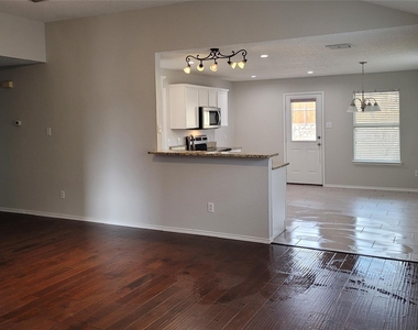 1706 Willow Way - Photo Thumbnail 3