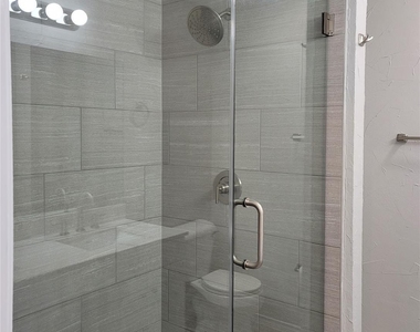 1706 Willow Way - Photo Thumbnail 9