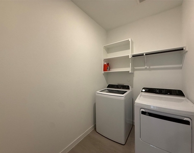 3025 Timber Ridge Drive - Photo Thumbnail 20