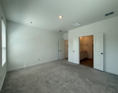 3025 Timber Ridge Drive - Photo Thumbnail 16