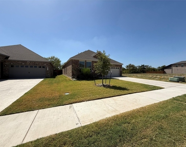 3025 Timber Ridge Drive - Photo Thumbnail 3