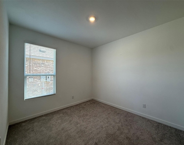 3025 Timber Ridge Drive - Photo Thumbnail 11