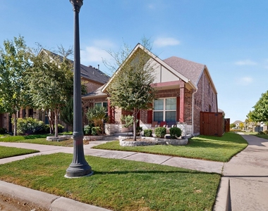 12779 Friar Street - Photo Thumbnail 3