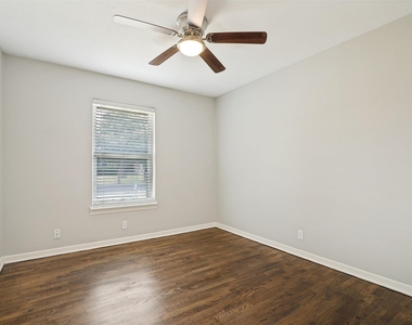7315 Rutgers Drive - Photo Thumbnail 4