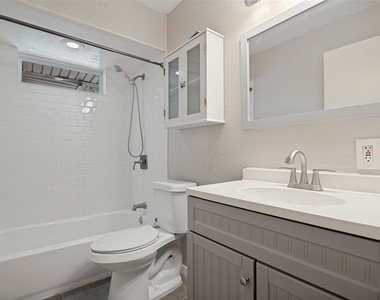 7315 Rutgers Drive - Photo Thumbnail 9