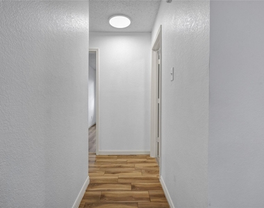 5132 Bedfordshire Drive - Photo Thumbnail 28