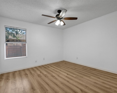 5132 Bedfordshire Drive - Photo Thumbnail 11