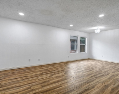 5132 Bedfordshire Drive - Photo Thumbnail 21