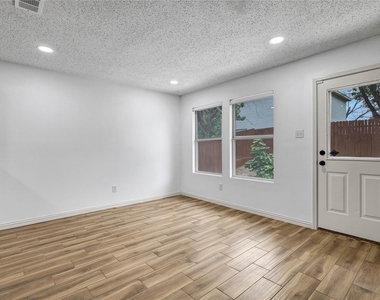 5132 Bedfordshire Drive - Photo Thumbnail 23