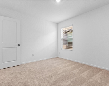 615 Kinglet Lane - Photo Thumbnail 14