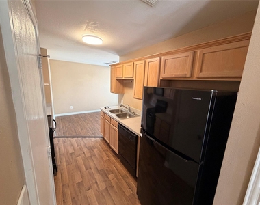 10504 Aransas Drive - Photo Thumbnail 4