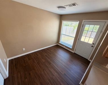 10504 Aransas Drive - Photo Thumbnail 8