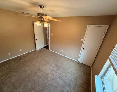 10504 Aransas Drive - Photo Thumbnail 16