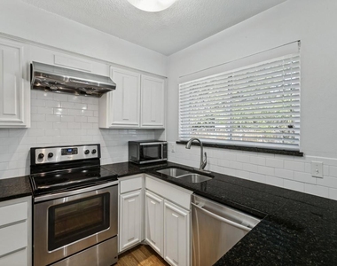 2305 Harvard Drive - Photo Thumbnail 7