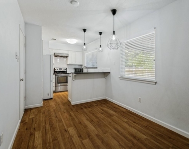 2305 Harvard Drive - Photo Thumbnail 8