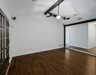 2305 Harvard Drive - Photo Thumbnail 3