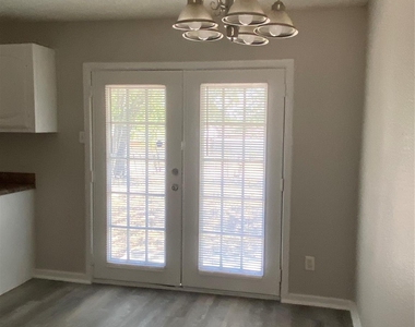 7120 Waycrest Drive - Photo Thumbnail 6