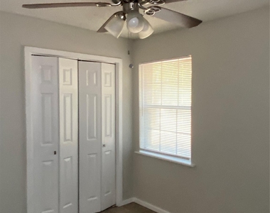 7120 Waycrest Drive - Photo Thumbnail 9