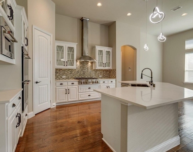 13788 El Toro Road - Photo Thumbnail 12