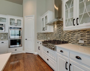 13788 El Toro Road - Photo Thumbnail 7
