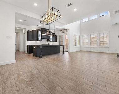 12905 Yale Court - Photo Thumbnail 7