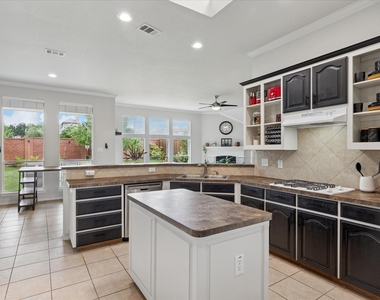10237 Red Bluff Lane - Photo Thumbnail 5
