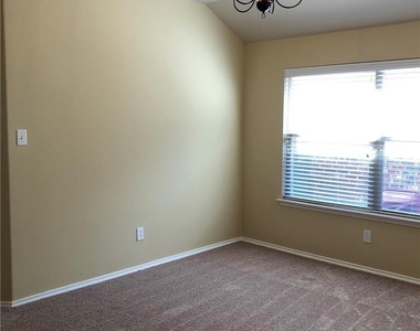 1104 Kaufman Road - Photo Thumbnail 11
