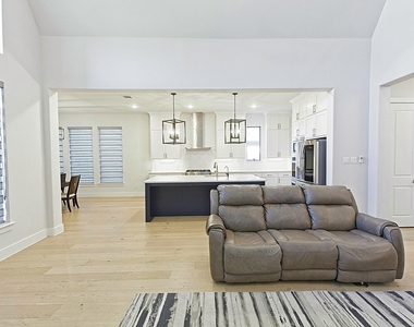 3041 Gaulding Drive - Photo Thumbnail 6