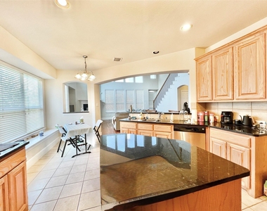 10404 Offshore Drive - Photo Thumbnail 7