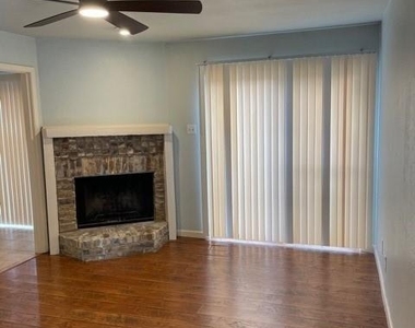 336 Melrose Drive - Photo Thumbnail 4