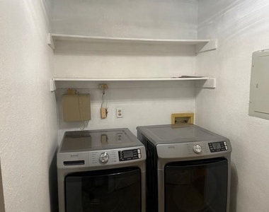 336 Melrose Drive - Photo Thumbnail 14