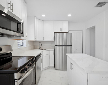 1009 14th Street - Photo Thumbnail 5