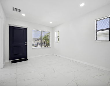 1009 14th Street - Photo Thumbnail 1