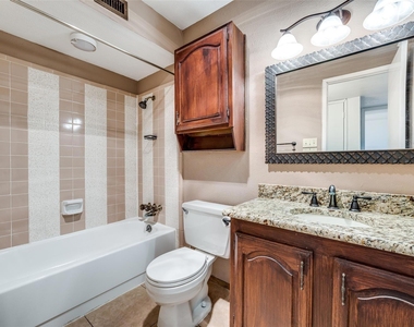 2209 Travis Drive - Photo Thumbnail 9