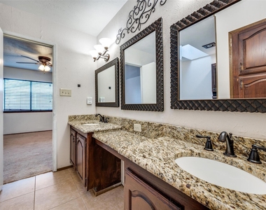 2209 Travis Drive - Photo Thumbnail 14