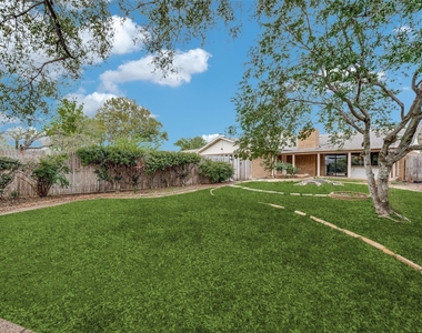 2209 Travis Drive - Photo Thumbnail 17