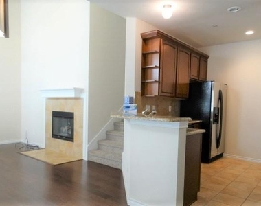 5547 Cecina Drive - Photo Thumbnail 5
